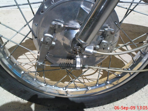 Brake cable is a pain to work with… Not threaded at the front end.