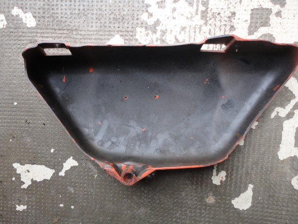 Hairline crack at bottom mount